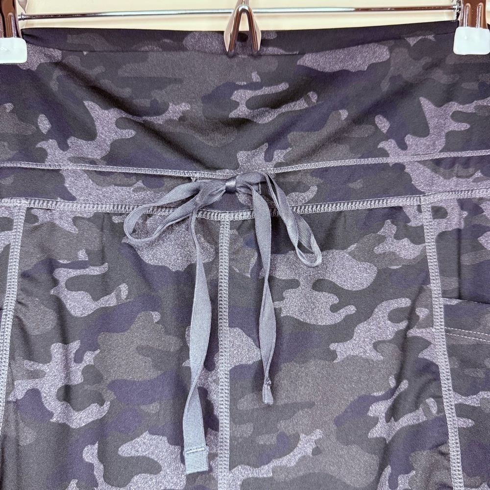 FABLETICS Maj Foldover Drawstring Waistband Pocket Camo Atheleisure Yoga Jogger - Picture 7 of 11